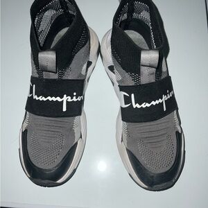 Champions men’s size 8